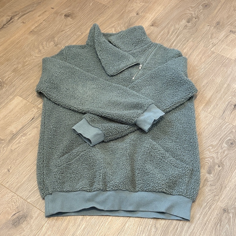 MACARON Women's Sherpa Sweatshirt - Gray